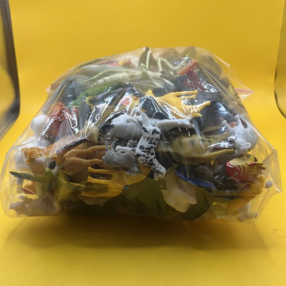 Bag Of Plastic Assorted Animals, Dinosaurs, Insects, Sharks & More Nearly 3lbs